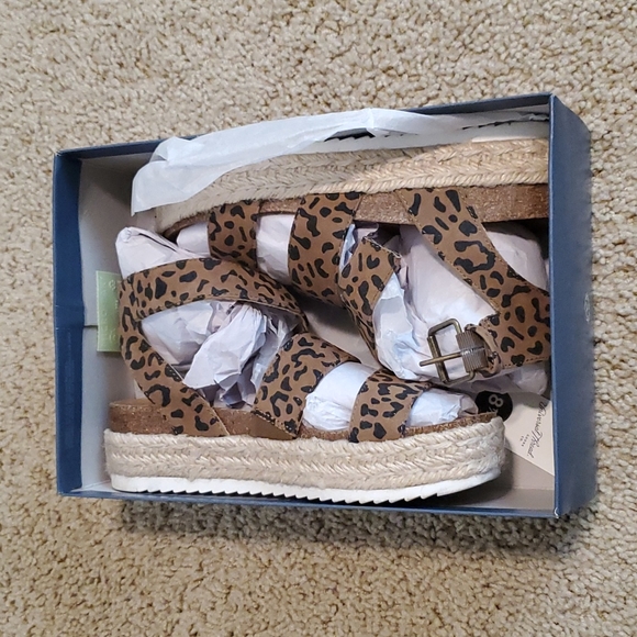 Leopard print sandals - Picture 7 of 8